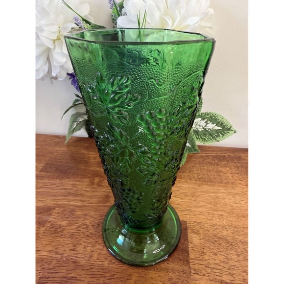 Vintage Emerald Green Grapevine and Leaf Pressed Glass Vase Pedestal Base MCM - Picture 3 of 7